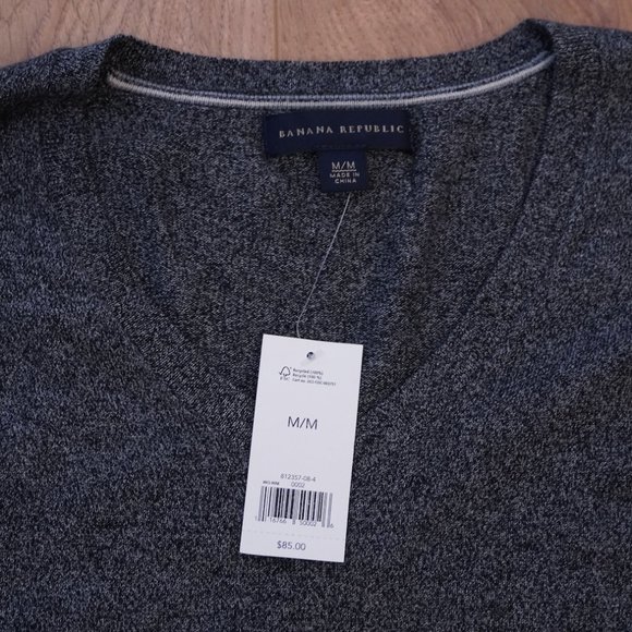 Banana Republic Sweater NWT - Picture 3 of 7